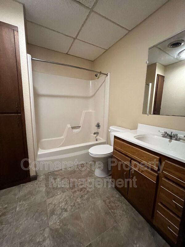 Building Photo - 601 4th St