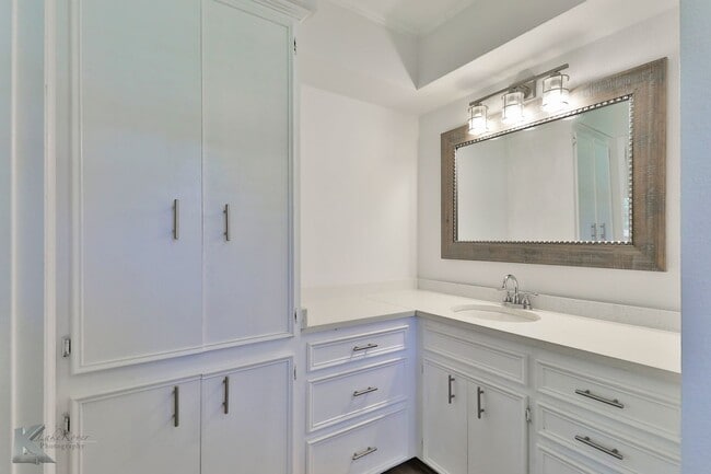 Building Photo - Complete RENOVATION only a few years ago!  Large bedrooms!