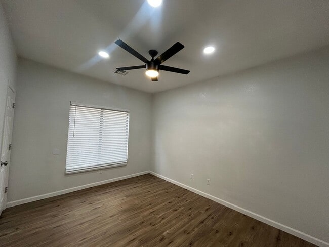 Building Photo - Free November Rent! Beautiful Home in Johnson Ranch! Fully Renovated! Waived Application fee!