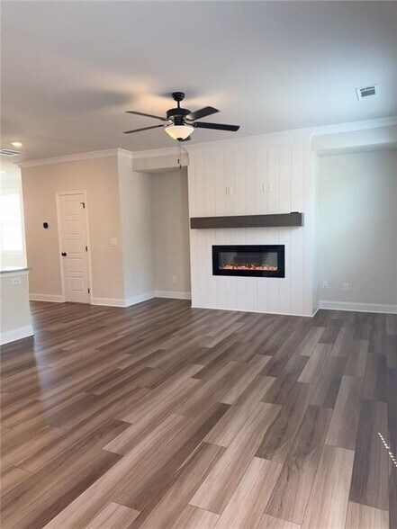 Building Photo - 4695 Cypress Pk Dr