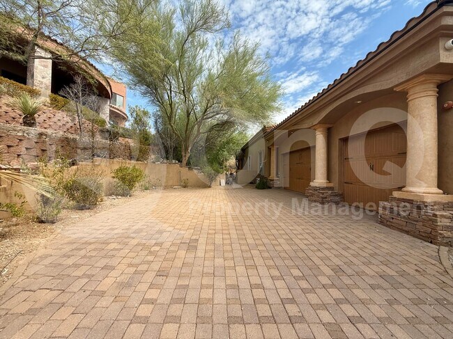 Building Photo - 15118 E Camelview Dr