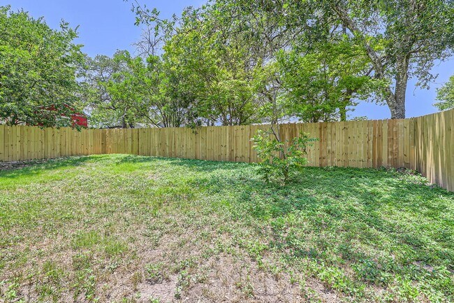 Building Photo - Ready for Move In!