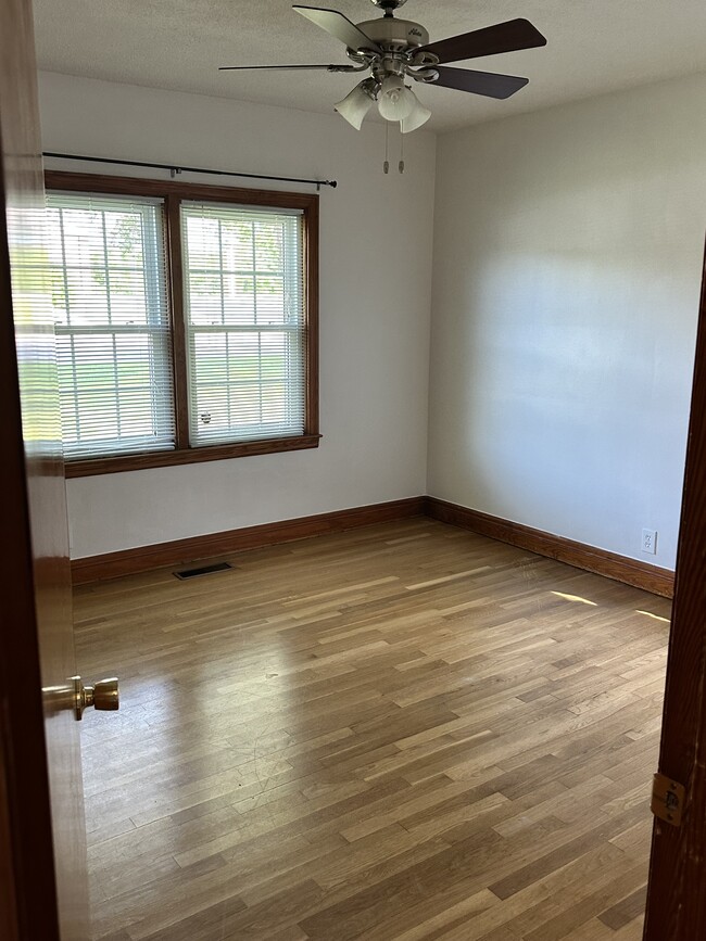 Building Photo - 1102 Hermitage Dr