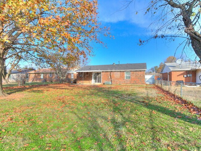 Building Photo - 9524 McIntosh Ave