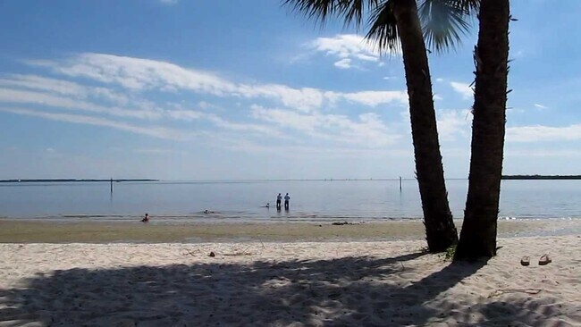 Building Photo - "Elegant 3-Bed Waterfront pool Home"