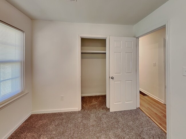 Building Photo - 3521 Willard Ave SW