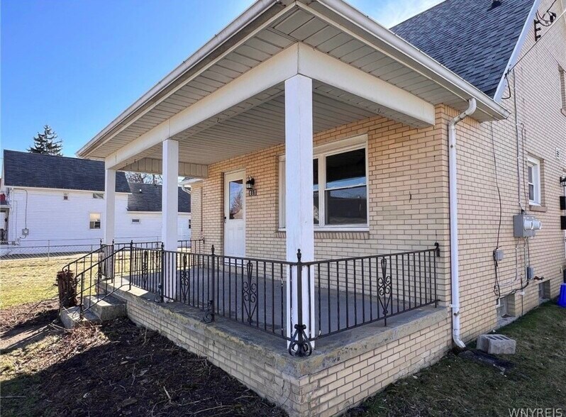 Building Photo - 134 Colby St