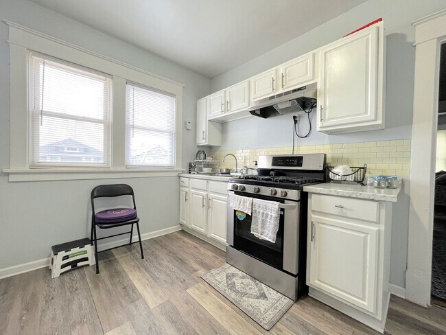 Building Photo - 497 Colvin Ave