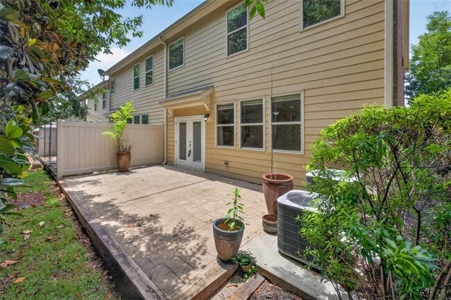 Building Photo - 1572 Lenox Overlook Rd