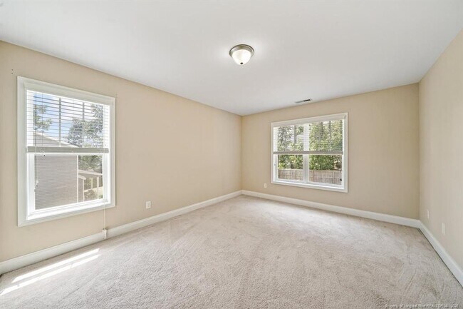 Building Photo - 204 Executive Dr