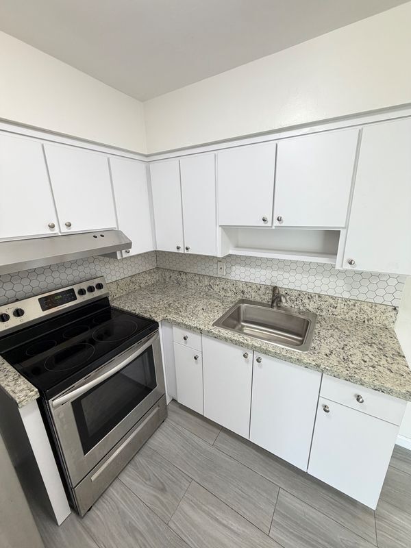 Building Photo - 1821 N 17th Ct