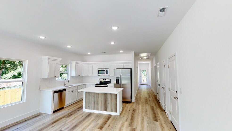 Building Photo - 432 Blume Rd