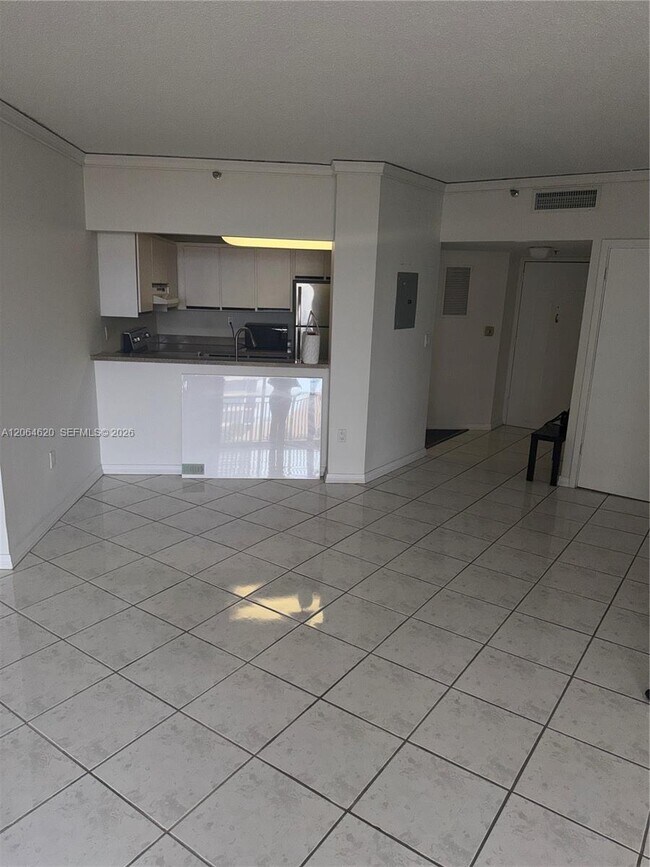 Building Photo - 540 Brickell Key Dr