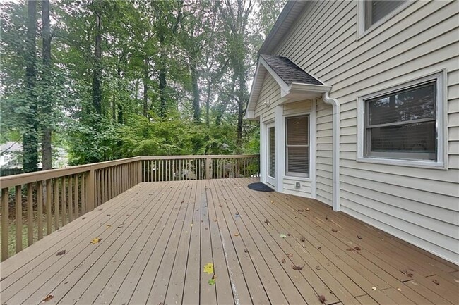 Building Photo - 135 Mill Pointe Dr