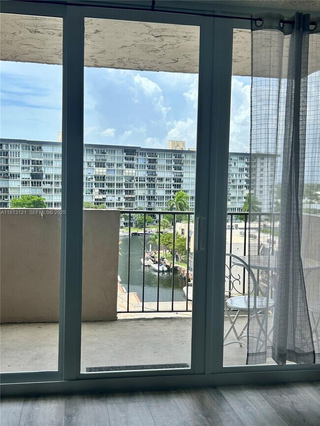 Building Photo - 777 S Federal Hwy