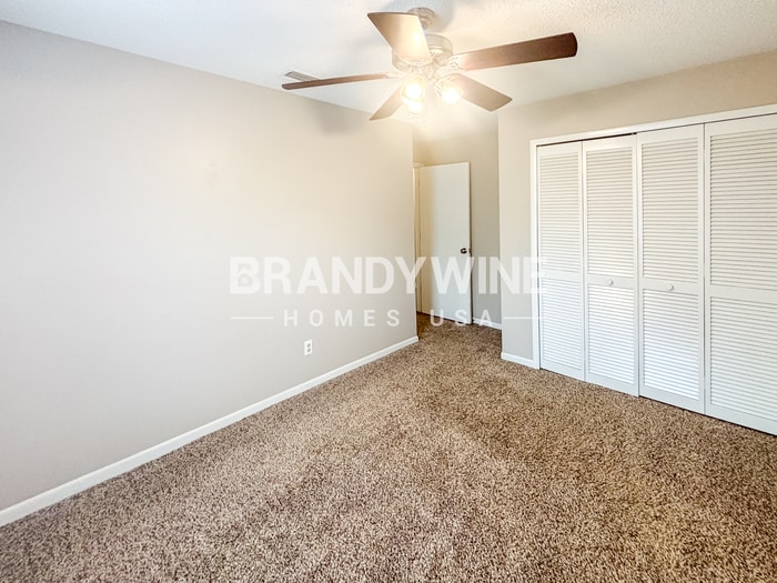 Building Photo - 734 Sandy Creek Dr