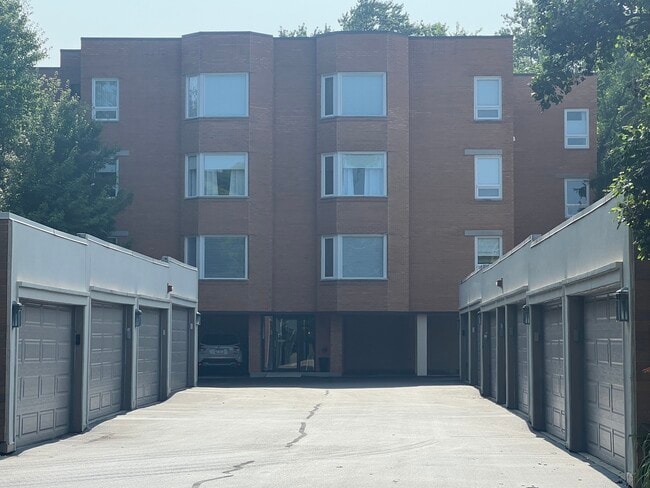Primary Photo - 1635 N Milwaukee Ave