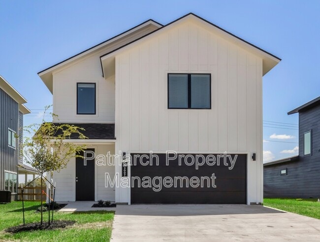 Primary Photo - 3007 Alpha Wolf Ct