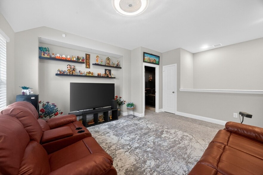 Building Photo - 6200 Marigold Dr