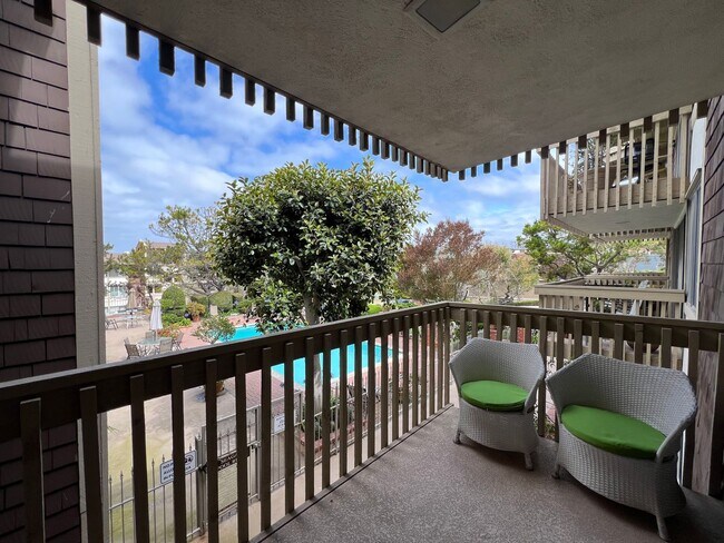 Building Photo - 6526 Ocean Crest Dr