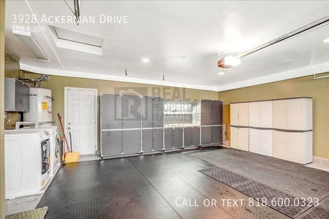 Building Photo - 3928 Ackerman Dr