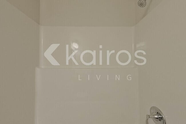 Building Photo - 2241 Banyon Cir