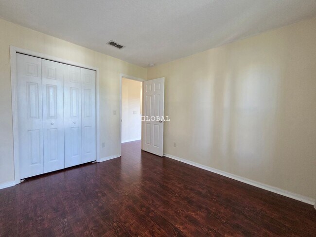 Building Photo - Spacious 4-Bedroom Home Available Now at Phillips Oaks!