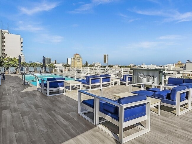 Building Photo - 1052 Ocean Dr