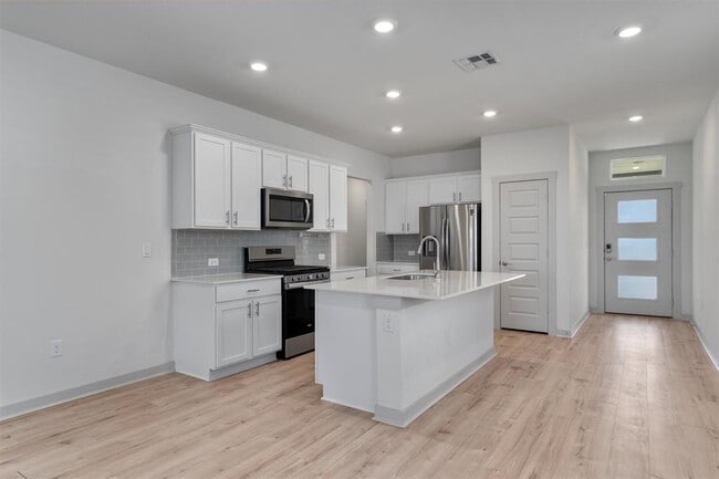 Building Photo - 8206 Linda Michelle Ln