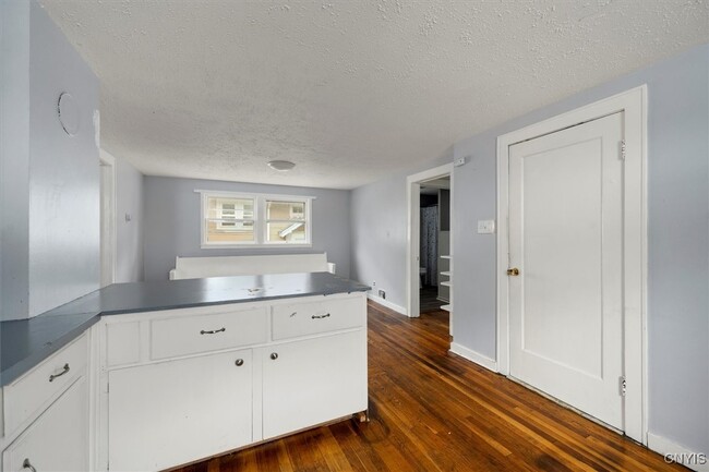 Building Photo - 1410 Fincke Ave