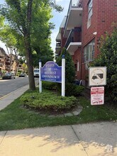 Building Photo - 71-12 Sutton Pl