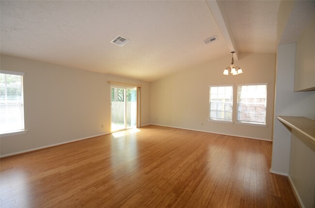 Building Photo - 56 Fallshire Dr