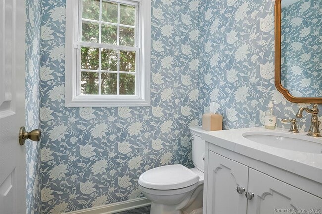 Building Photo - 121 Howard St