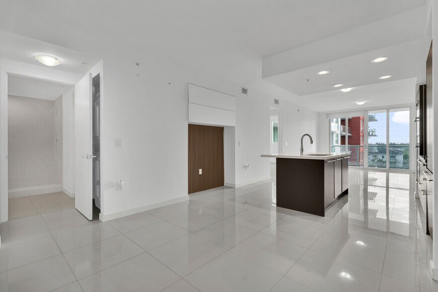 Building Photo - 7751 NW 107th Ave