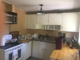 Building Photo - 6 Eliot Rd