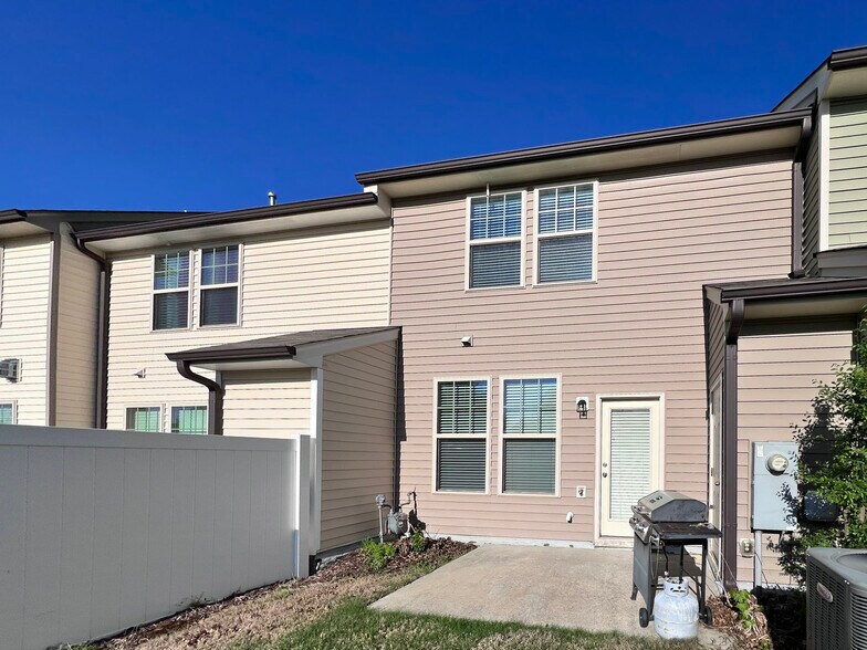 Building Photo - 9938 Sweet Basil Dr