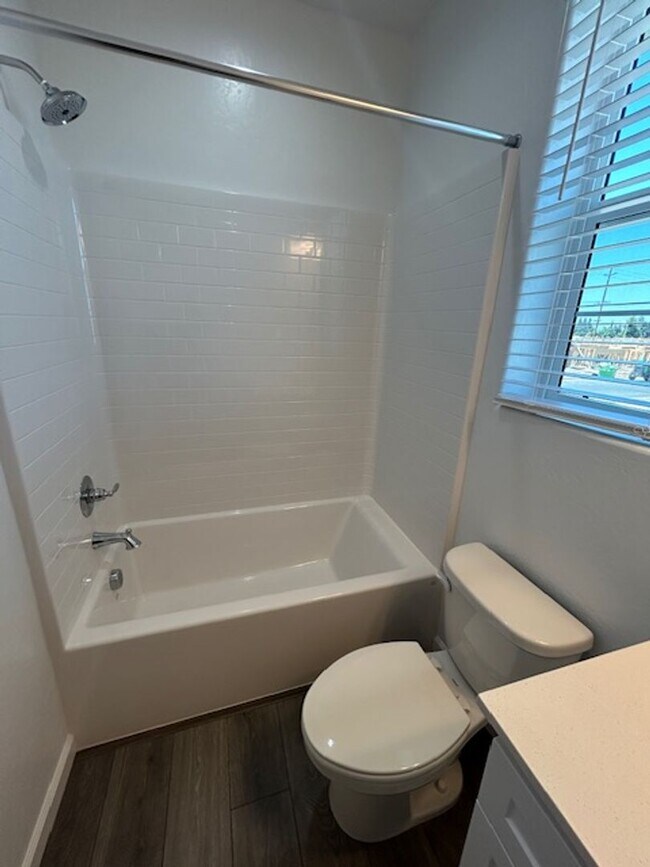 Building Photo - ***Move-In Special - $500 off 1st month's ...