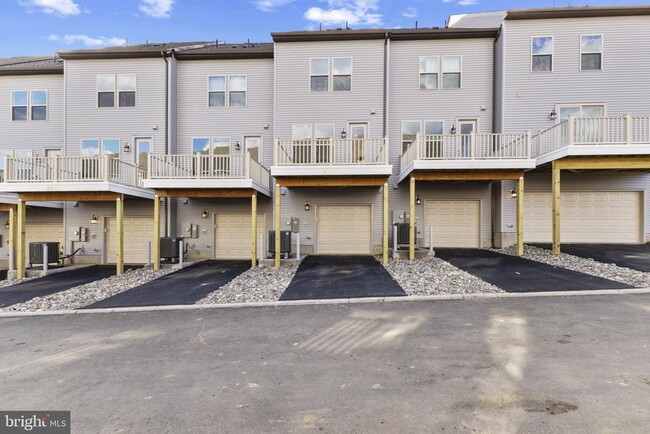 Building Photo - 8875 Curie St