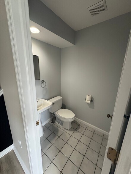 Building Photo - 209 Wild Cherry Ln