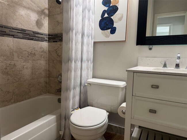 Building Photo - 15806 Oak Mountain Dr