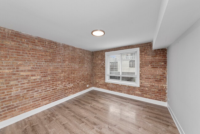 Building Photo - 1220 N Lasalle-5K