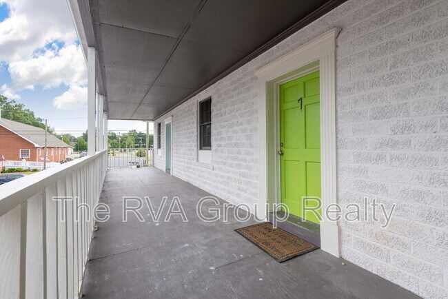 Building Photo - 3807 Woodlawn St