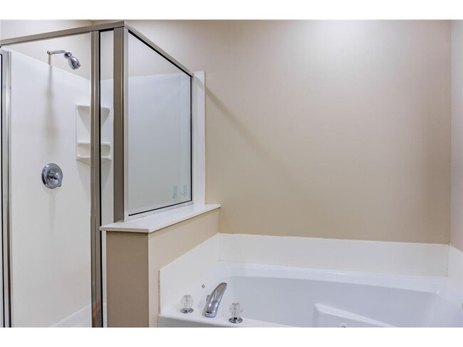 Building Photo - 875 Braunworth Ct