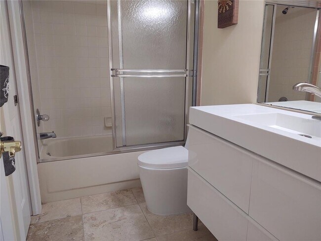 Building Photo - 10906 W Cove Harbor Dr