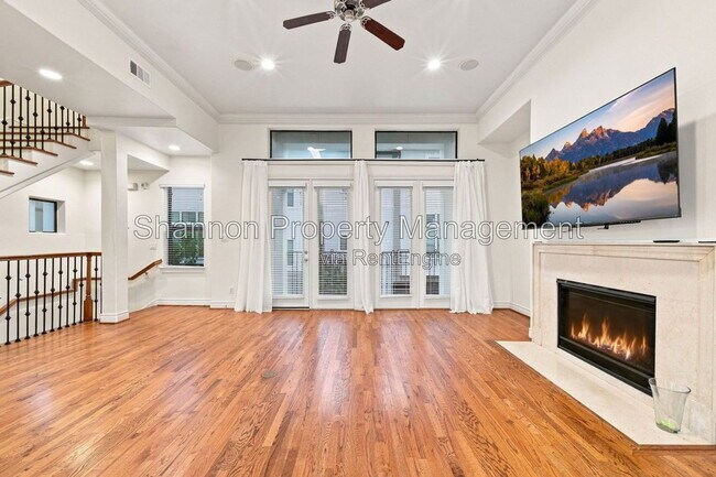 Building Photo - 9609 Pemberton Cres Dr
