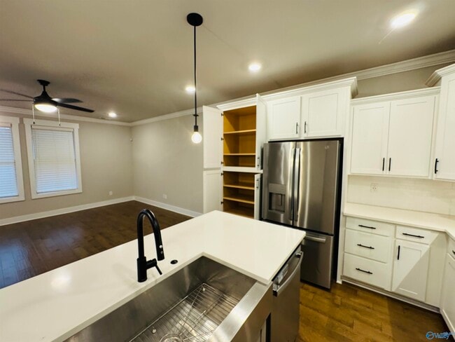 Building Photo - 136 Iberville St