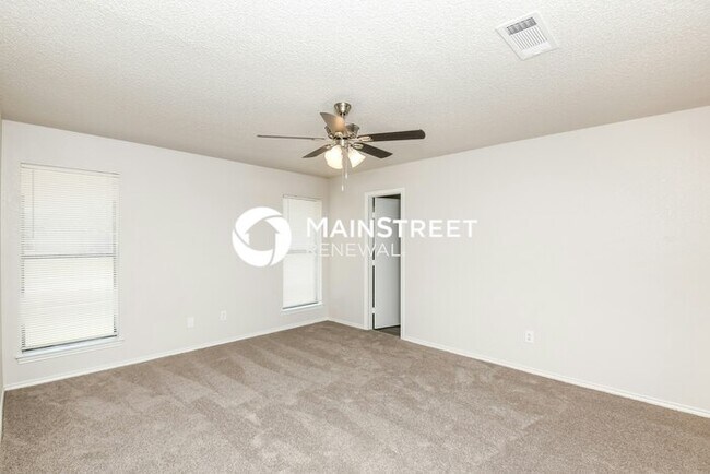 Building Photo - 3 Bedroom Pet-Friendly Home in ALVARADO, TX with Main Street Renewal