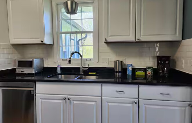 Building Photo - 1725 Hudson Rd