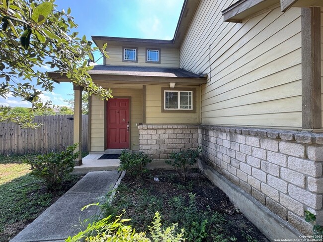 Building Photo - 5702 Canterbury Run