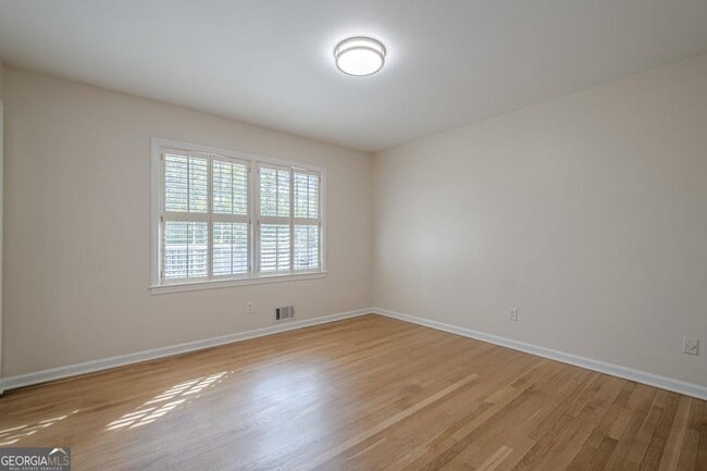 Building Photo - 45 Brandon Ridge Dr NE